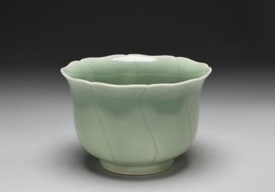 图片[2]-Bell-shaped bowl with foliated rim and celadon glaze imitating Lungch’uan ware, Hsuan-te reign (1426-1435), Ming dynasty-China Archive